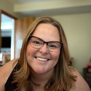 Meet your Posher, Apryl